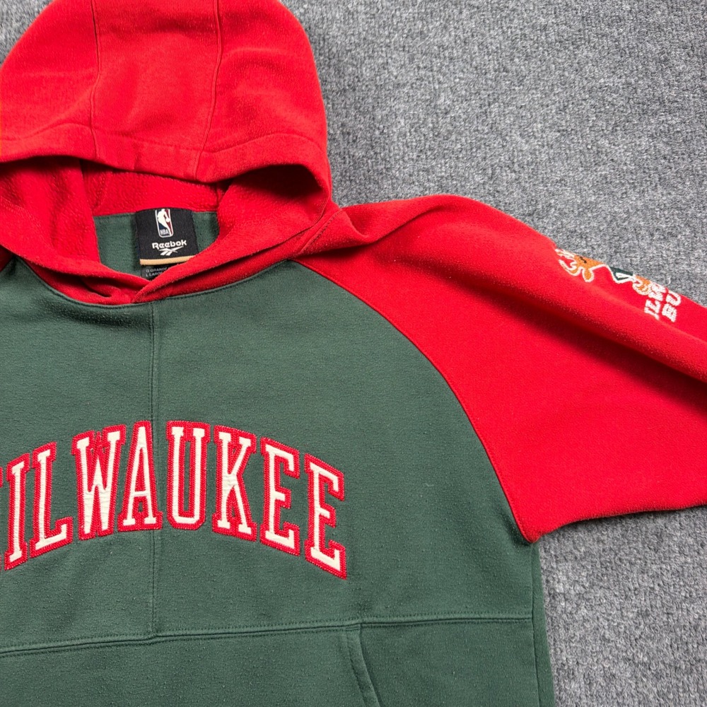 Vintage Reebok Milwaukee Bucks Hoodie Kids Size L 14-16 Green Red NBA Retro - Picture 4 of 15